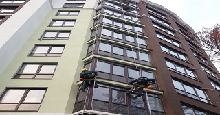 Установка крыши на балкон Климовск цена от 1030 руб. м/2.